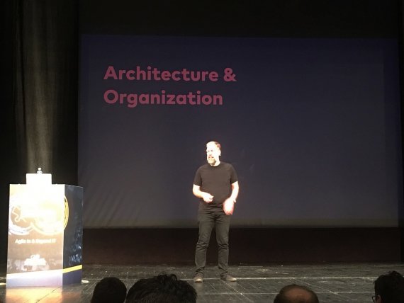 AgileInIT_Tilkov Agile in IT - Tilkov